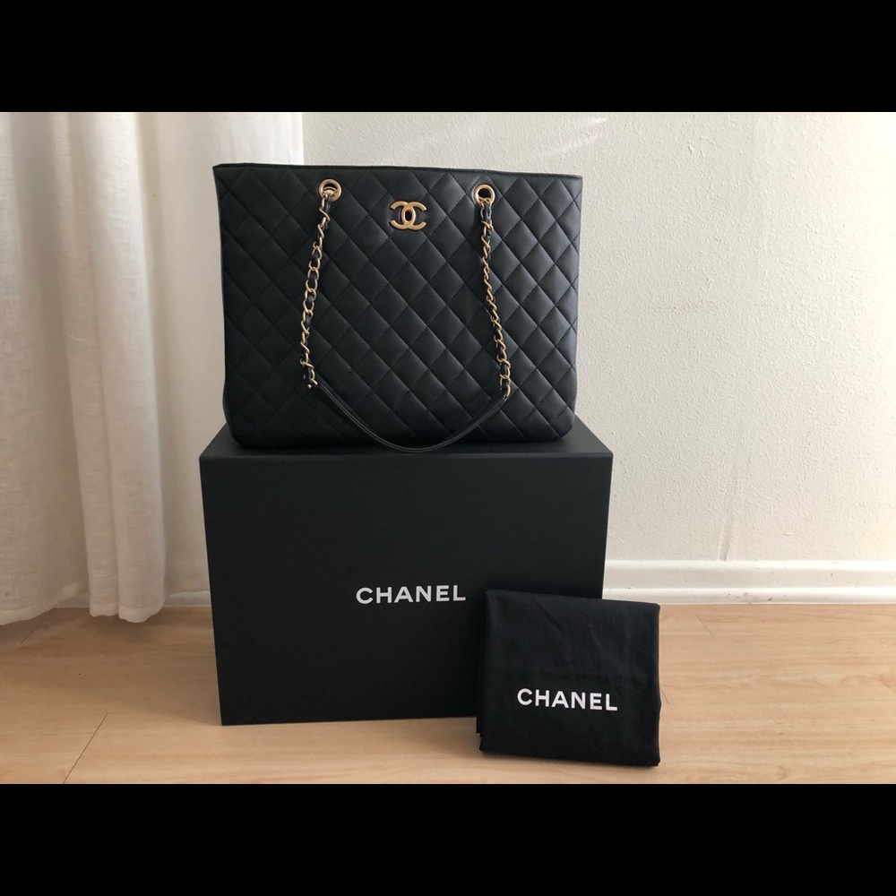 CHANEL large shopping bag
